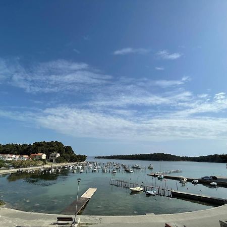 Apartmani Ruzarija Rab Town Eksteriør billede