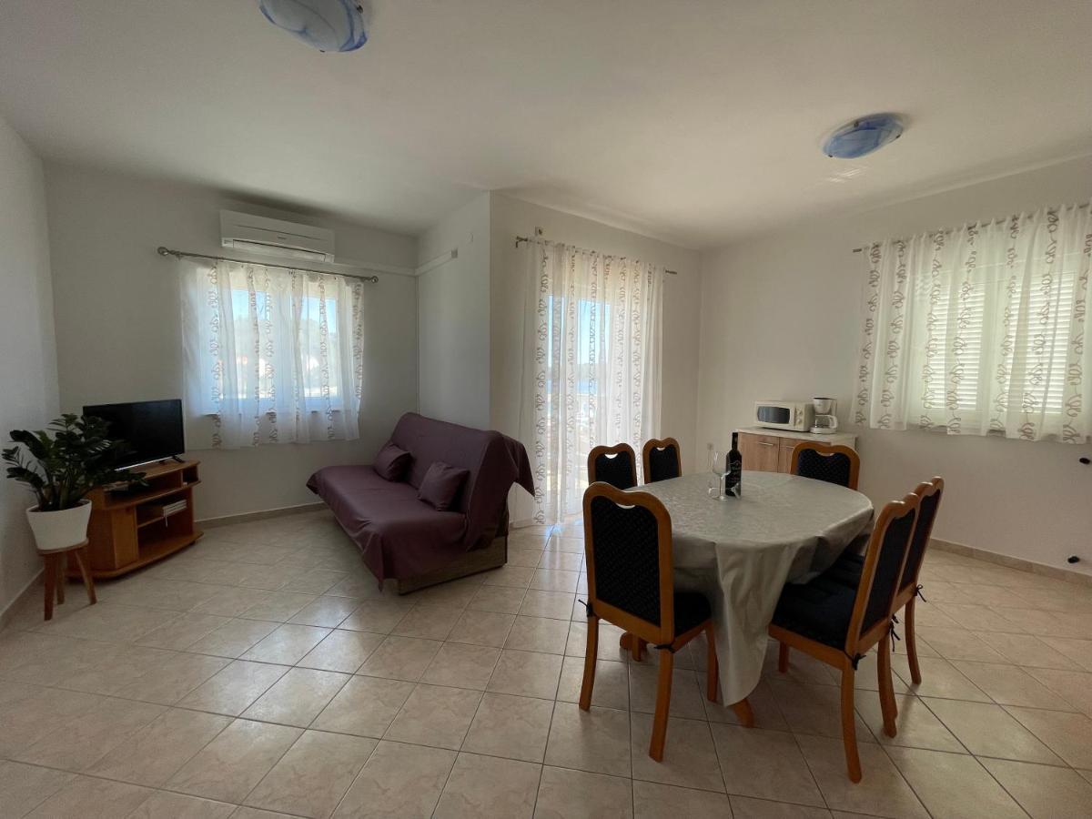 Apartmani Ruzarija Rab Town Eksteriør billede