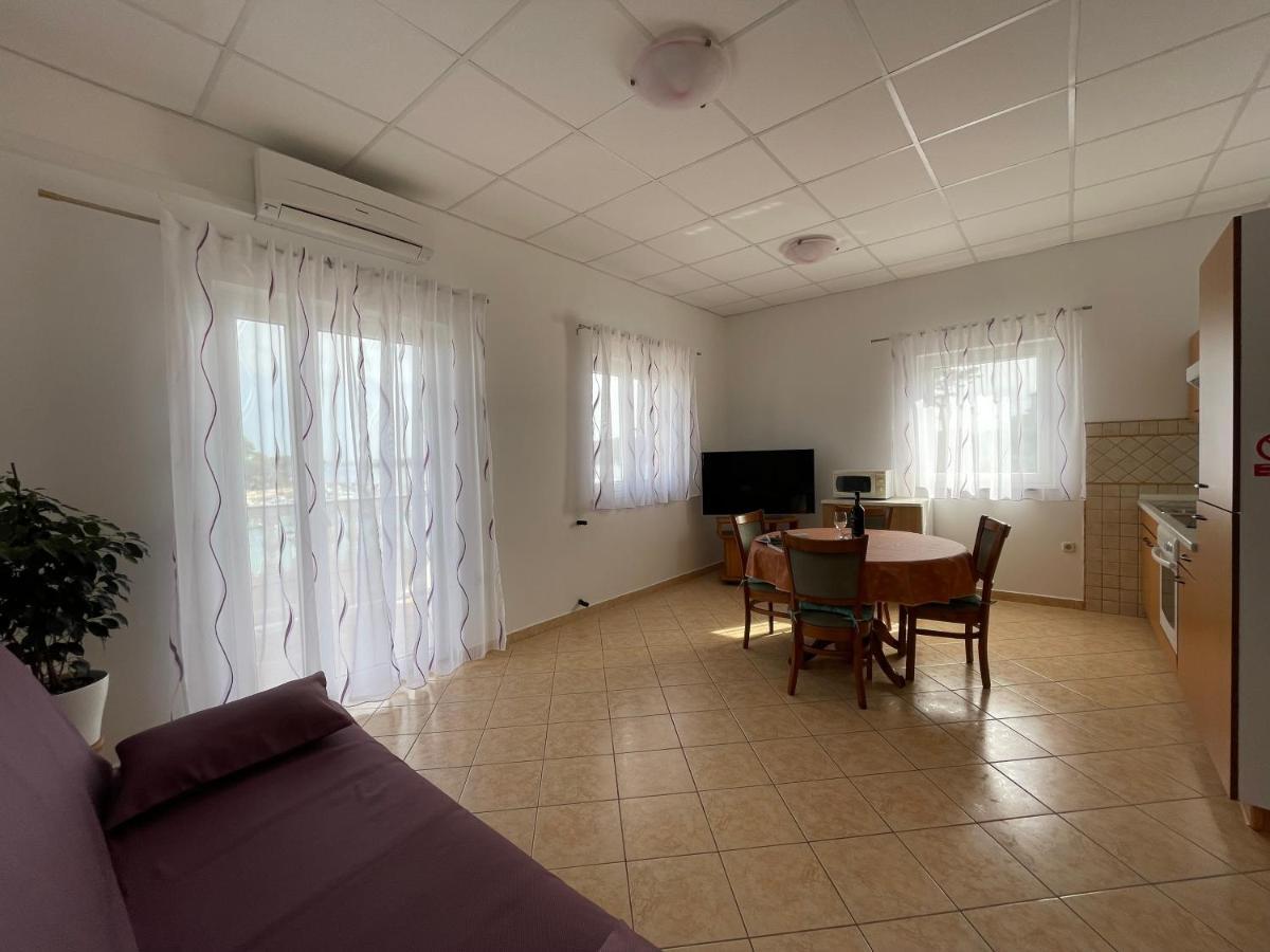 Apartmani Ruzarija Rab Town Eksteriør billede
