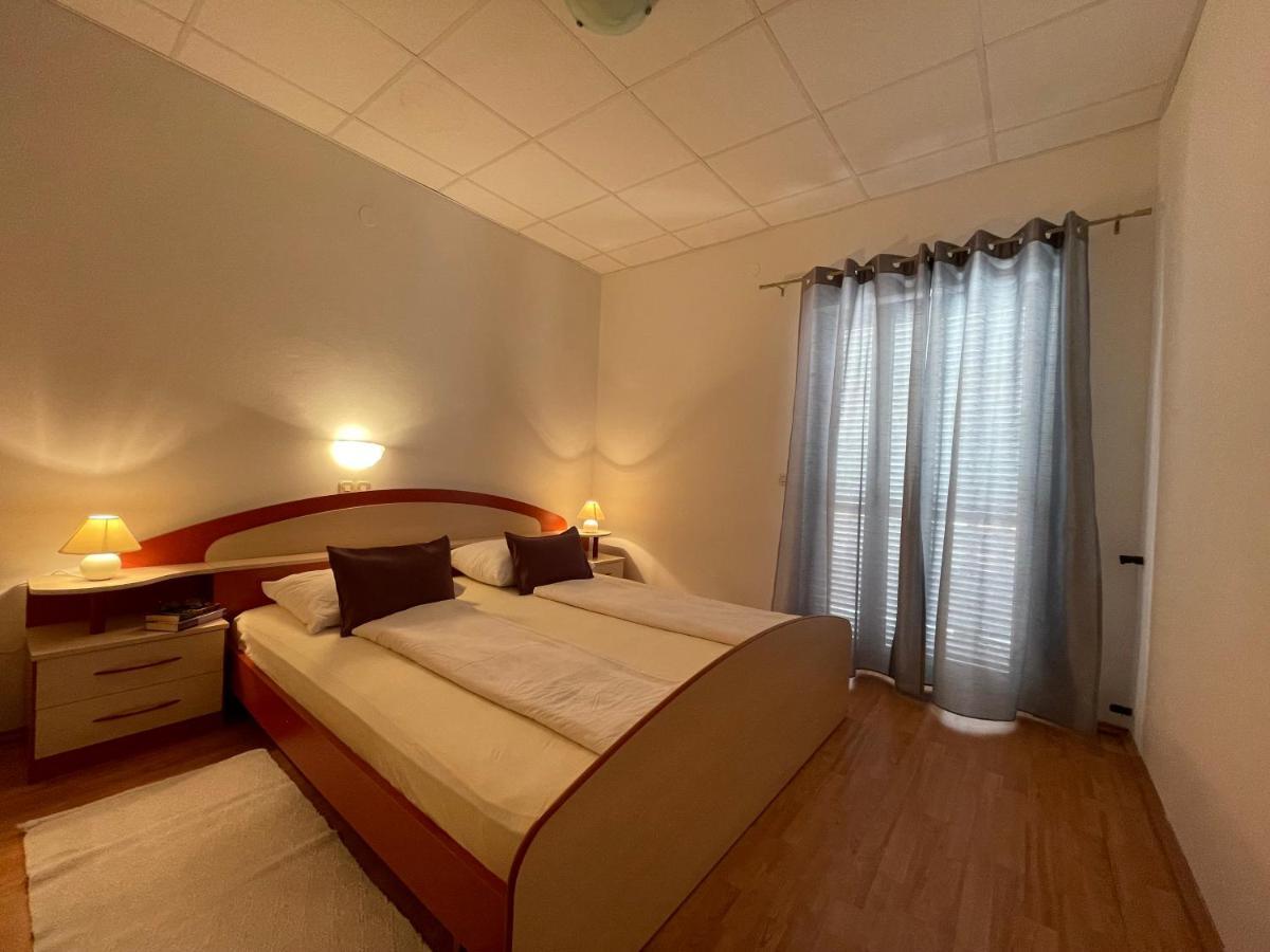 Apartmani Ruzarija Rab Town Eksteriør billede