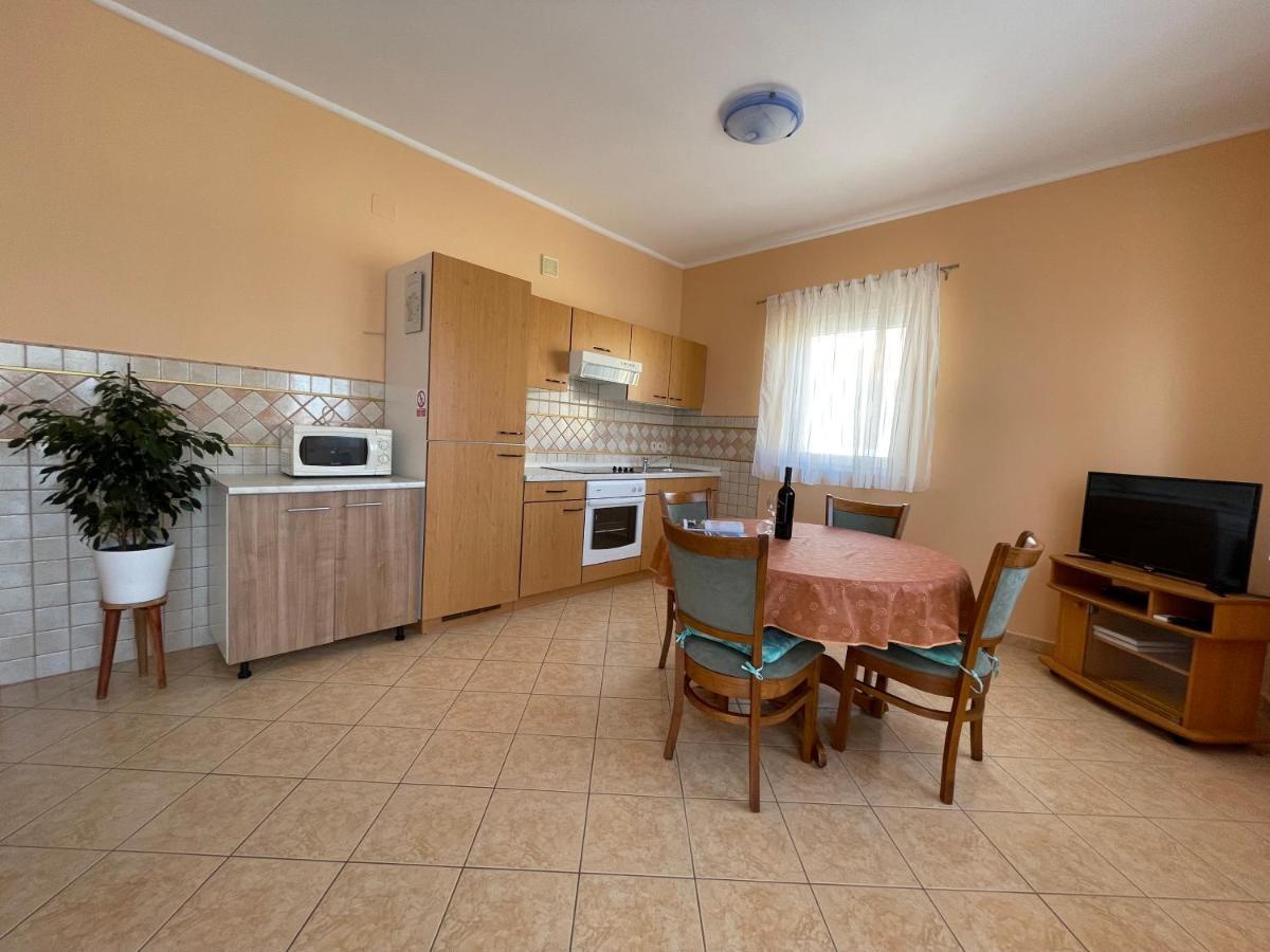 Apartmani Ruzarija Rab Town Eksteriør billede